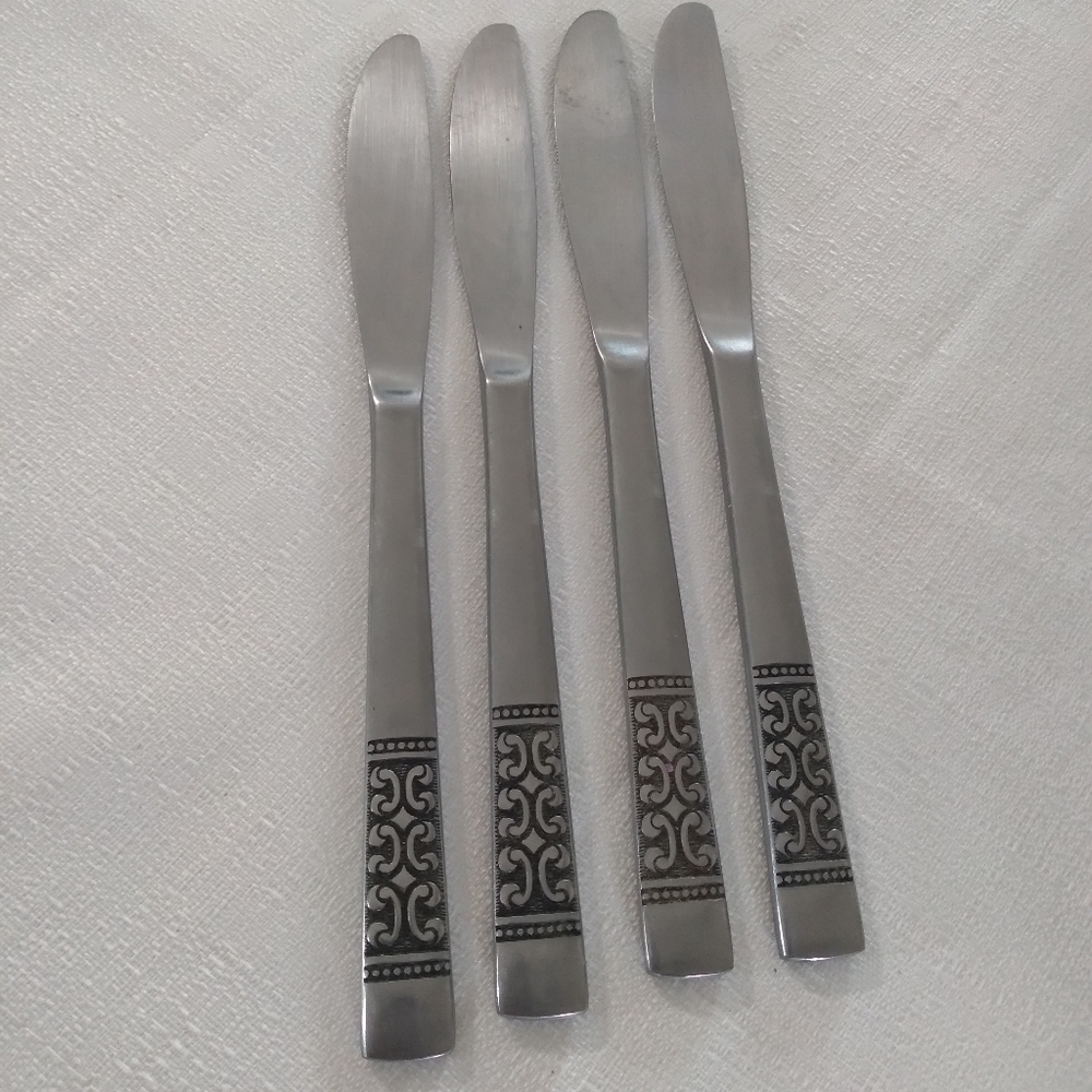 Rogers stainless Casa Vista 4 Dinner Knives